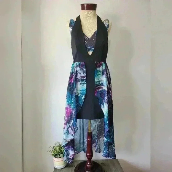 Bebe hi lo butterfly tropical  dress. Size small - Picture 4 of 13